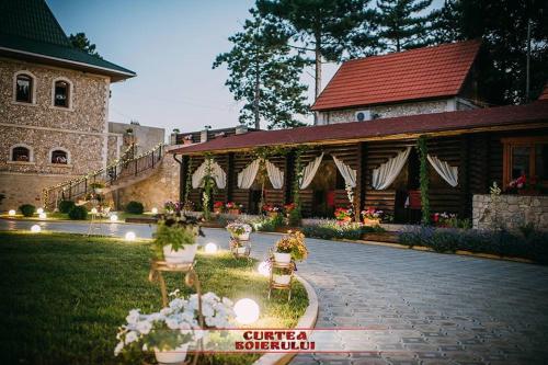 . Curtea Boierului Hotel