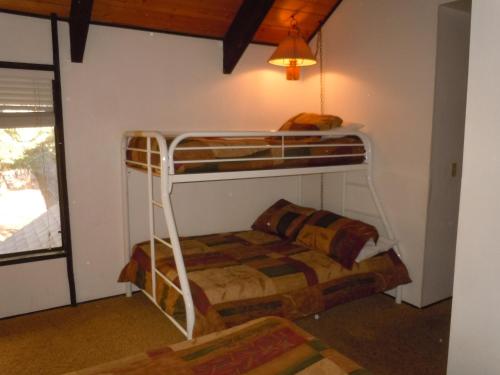 Two-Bedroom Deluxe Unit #66 by Escape For All Seasons Bus Lic #23546 - image 3