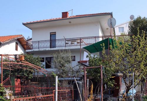  Apartment Seget Vranjica 4883c, Ferienwohnung in Seget Vranjica