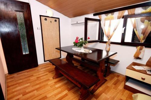  Apartment Veli Iz 6253b in 23284 Mali Iž