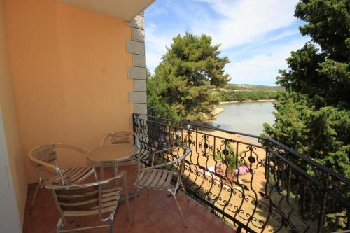  Apartment Kraj 3460b, Unterkunft in Pašman