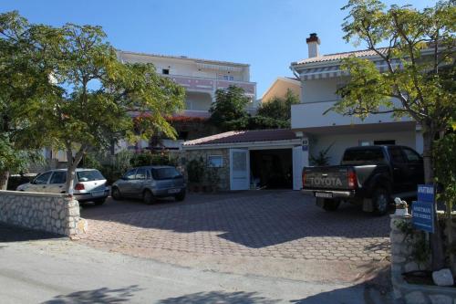 Apartments by the sea Kustici Pag - 9360 - image 8