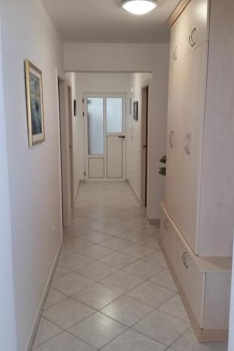 Apartment Mimice 2805b - image 2