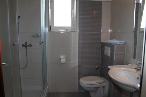 Seaside apartments with a swimming pool Seget Vranjica Trogir - 2571 - image 7