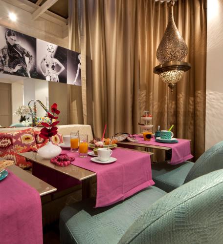 Restaurant, Hotel Mayet in Quartier Saint-Germain-des-Pres - Luxembourg