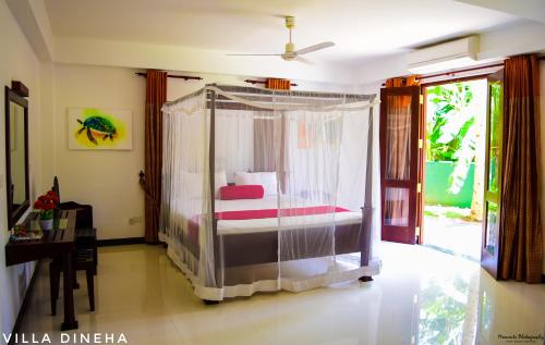 Double Room with Garden View image 10