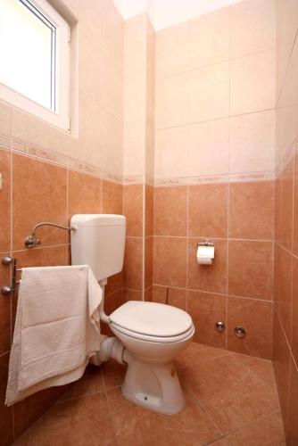 Apartments with a parking space Baska Voda, Makarska - 10027