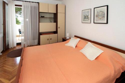 Apartments by the sea Trogir - 11895 - image 4