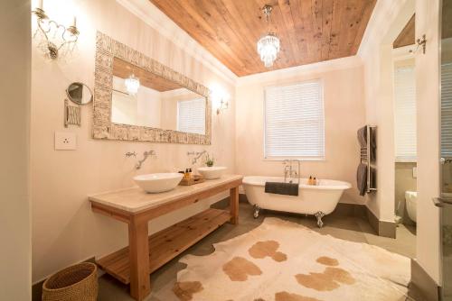 Bathroom, Avondrood Guest House in Franschhoek