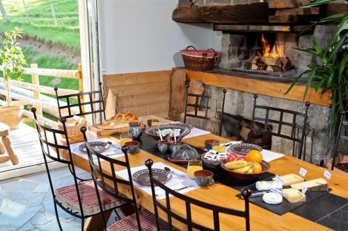 Eten en drinken, Les chambres et Roulottes des Noisetiers in Leysin