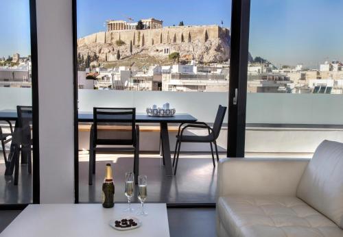 Luxury Penthouse touching the Acropolis by GHH, Athens