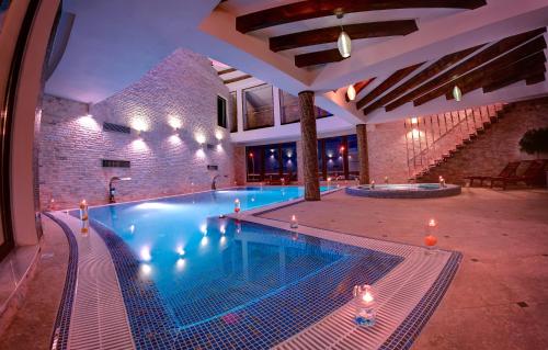 Úszómedence, Allegria Hotel in Gyulafehérvár