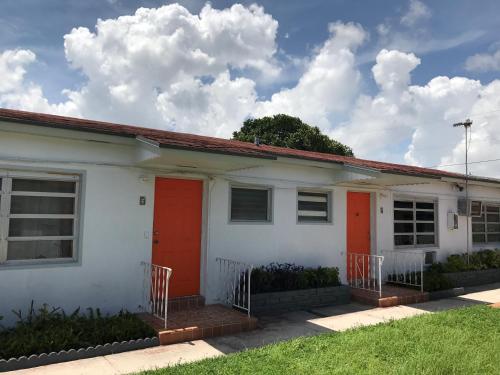 Sunshine Inn of Miami - image 2