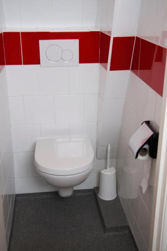 Twin room, shared bathroom