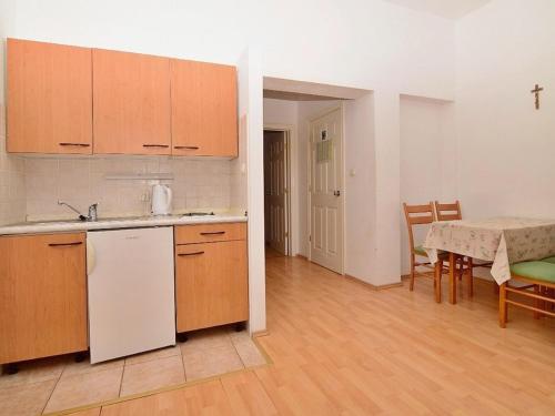 кухня, Apartments Ivan in Макарска