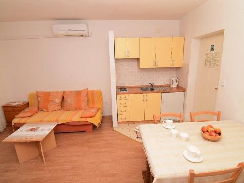 кухня, Apartments Ivan in Макарска