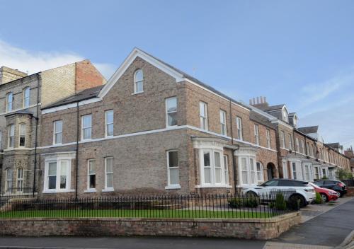 Apartment 5 Blue Bridge Court - image 3