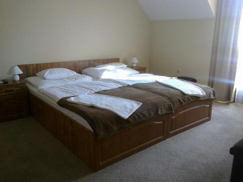 2 double beds