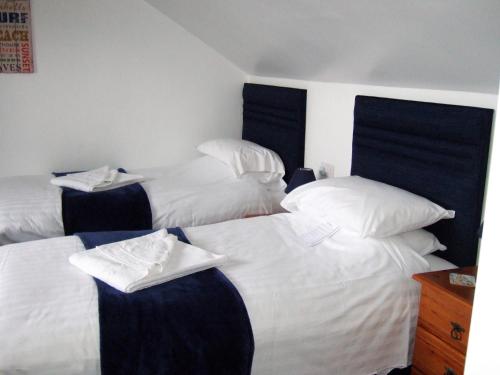 Links Side Guest House - image 12