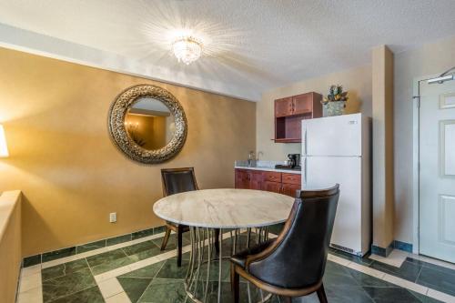 Clarion Hotel & Conference Centre Sherwood Park in Sherwood Park