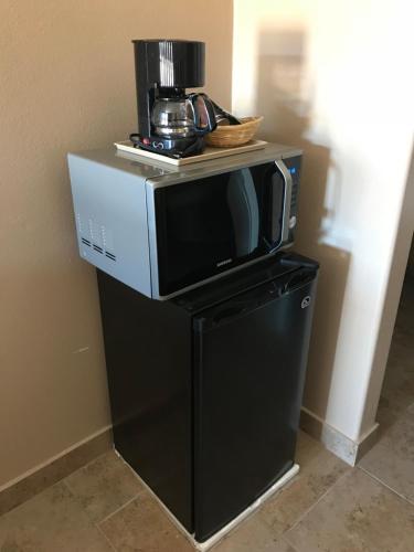 Los Fresnos Inn and Suites - image 3