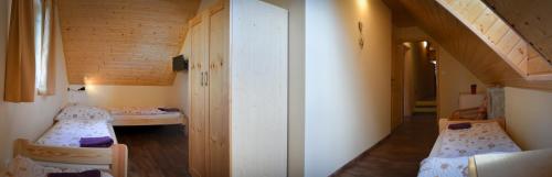 4 twin beds