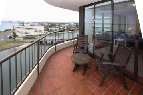 Broadwater Shores Waterfront Apartments Broadwater Shores Waterfront Apartments is a popular choice amongst travelers in Gold Coast, whether exploring or just passing through. The property features a wide range of facilities to make your st