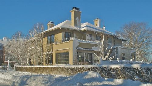Hilltop Inn