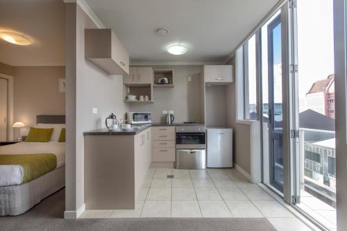 Dapur, Quest on Ward in Hamilton