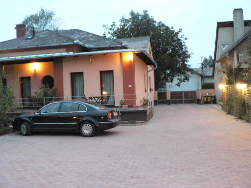 Nyirfa Apartmanház - image 2
