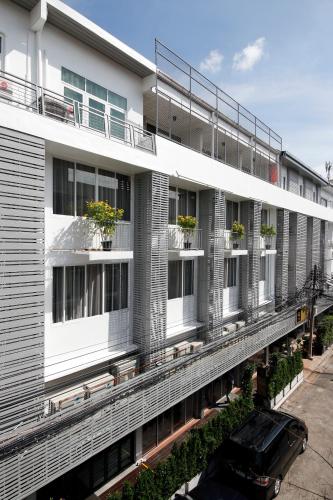 Ratchadamnoen Residence, Bangkok