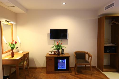 Deluxe Room image 1