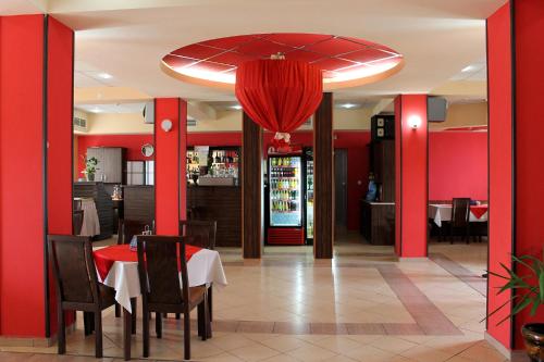 Hotel Diplomat Park in Lukovita