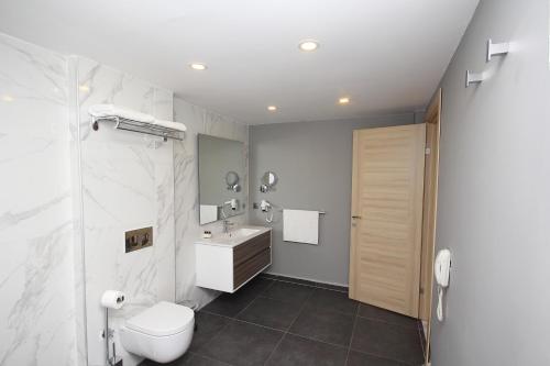 Vega Aparts Room Type - Family Suite