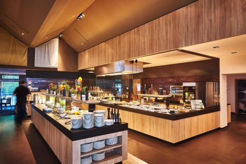 餐飲選擇, Hotel Zugbrücke Grenzau GmbH (Hotel Zugbrucke Grenzau GmbH) in 赫爾-格倫茨豪森
