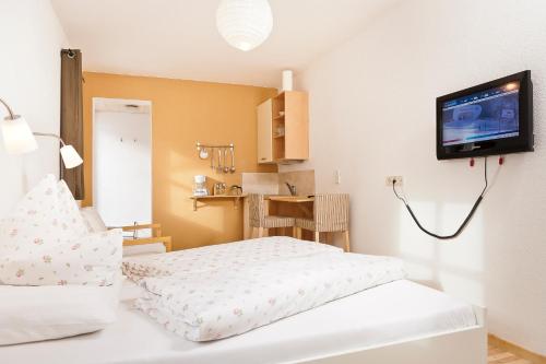 Apart Life - main image