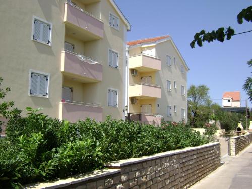 Dalmacia apartments in Srima