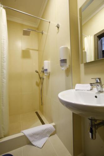 West Park Hotel - image 2