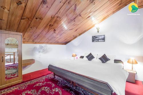 

Rejuvenating 2-BR stay, close to Naggar Castle , by GuestHouser