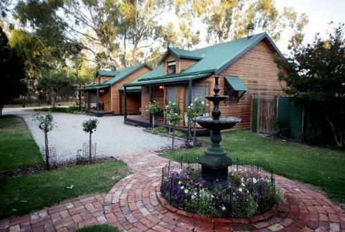 B&B Deniliquin - Cottages on Edward - Bed and Breakfast Deniliquin