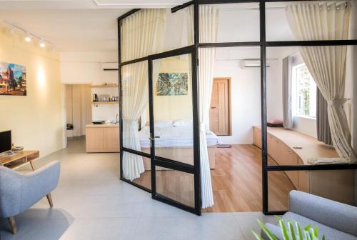 

Bui Vien Apartment - 180° view of city center