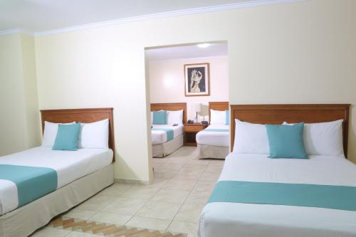 4 double beds