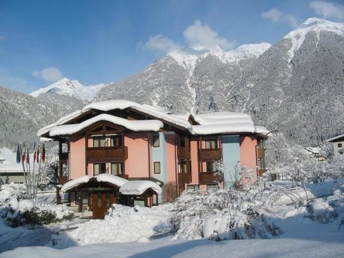 Hotel Quadrifoglio, Pinzolo bei Borzago