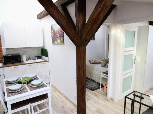 Apartament krakowski GIMO na Kazimierzu - Tap to explore photos