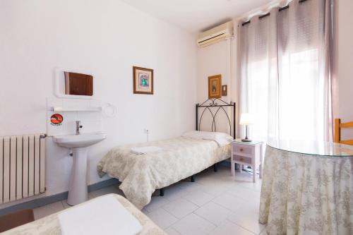Double or Twin Room with Shared Bathroom image 10