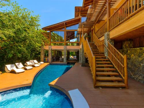 120754227 Kalango Hotel Boutique
