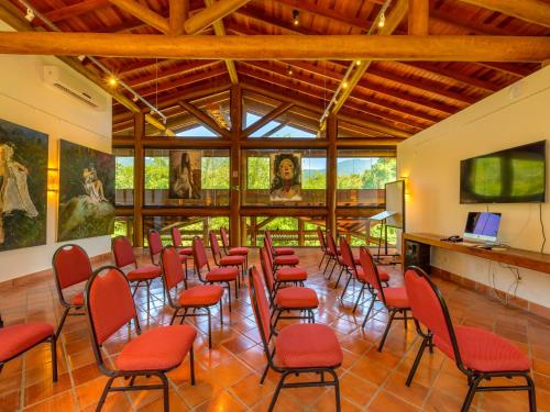 120754236 Kalango Hotel Boutique