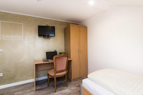 Hotel Rave - image 8