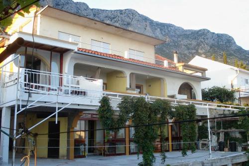 Apartments by the sea Brist Makarska - 9674 - image 4