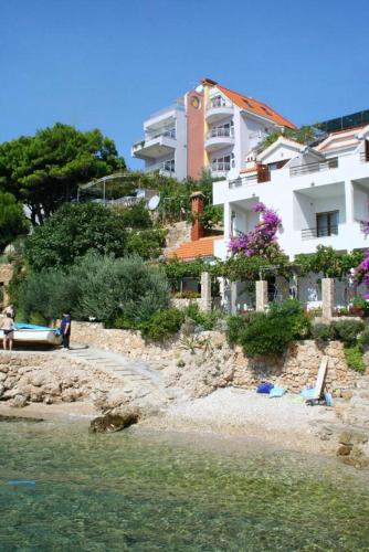 Apartments by the sea Stanici Omis - 2797